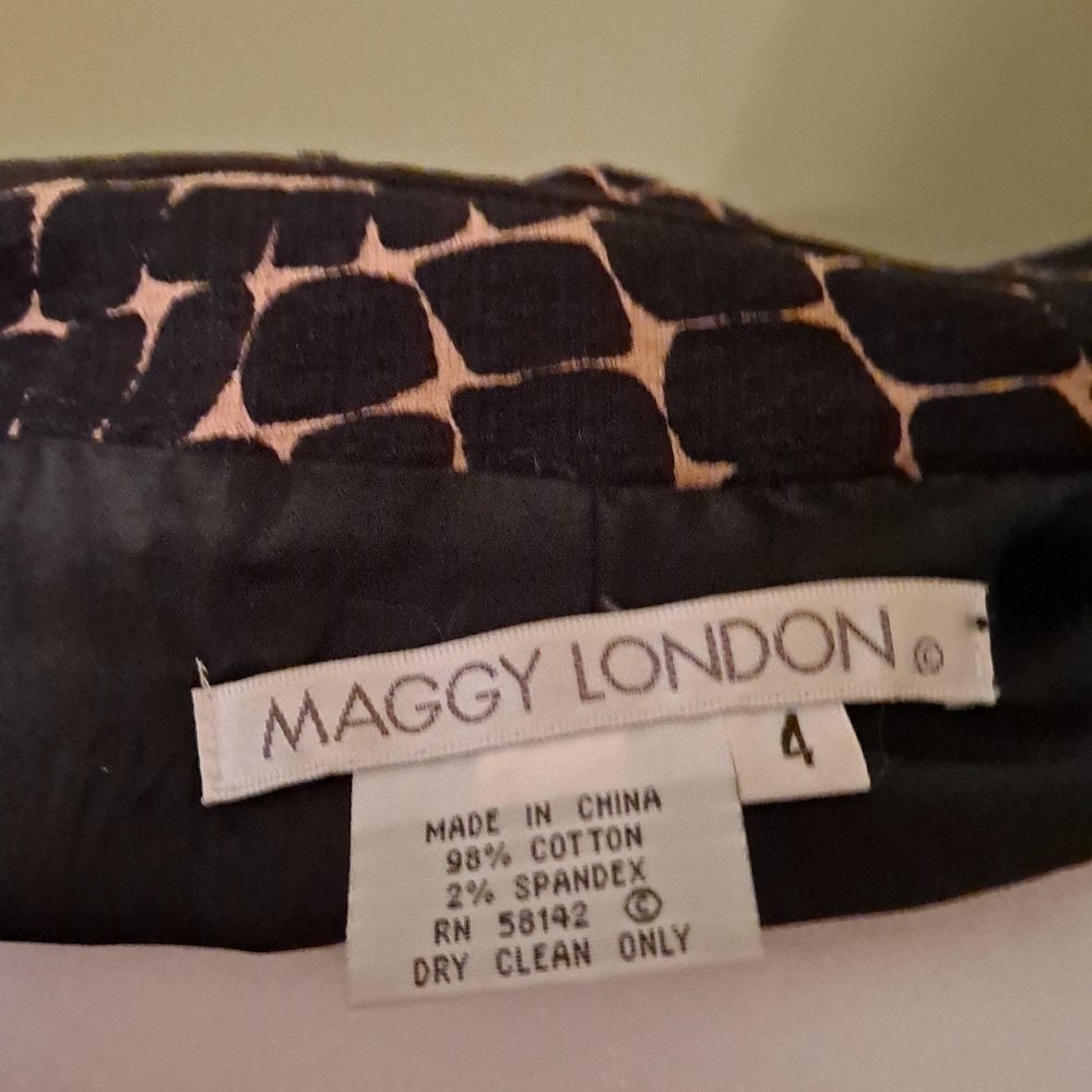 Maggy London Zip Front Brown and Beige Print Jacket Size 4 - Picture 3 of 5